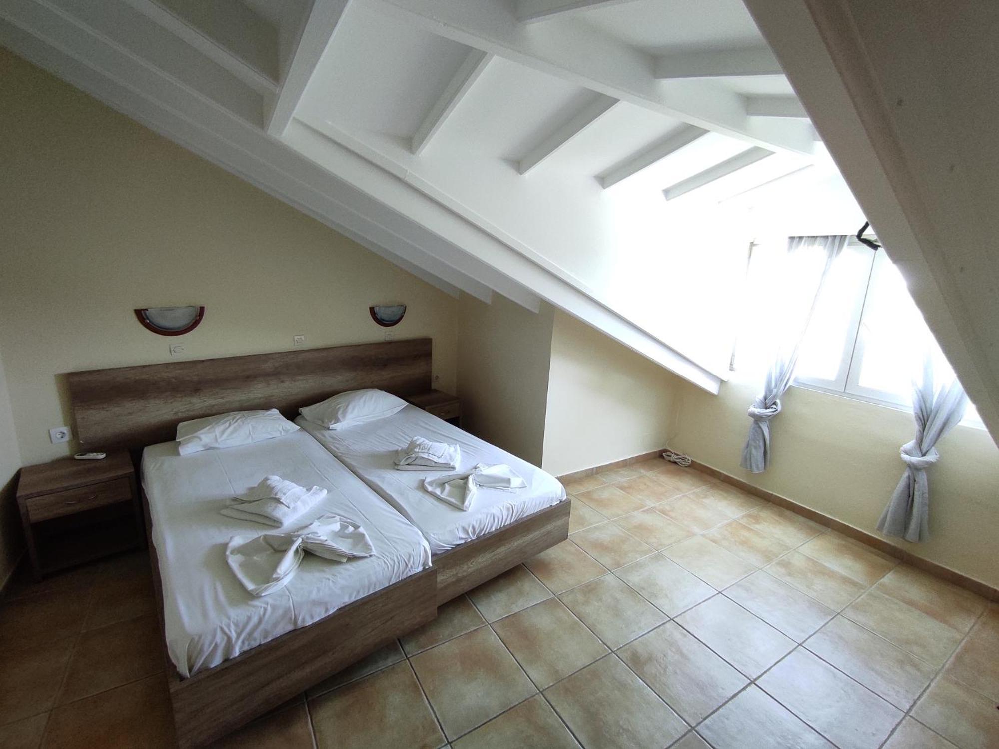 Kavos Plaza Hotel Luaran gambar