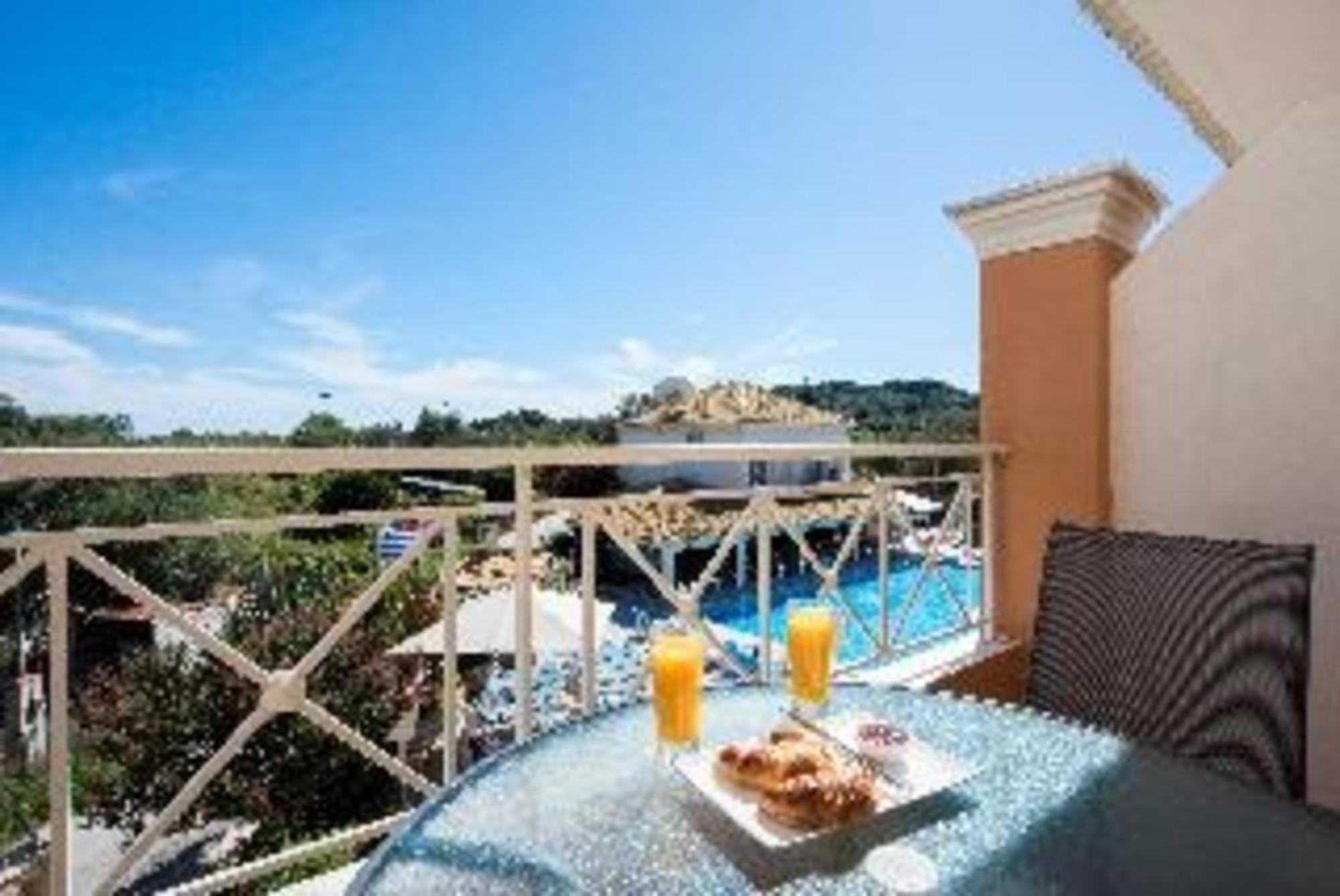 Kavos Plaza Hotel Luaran gambar