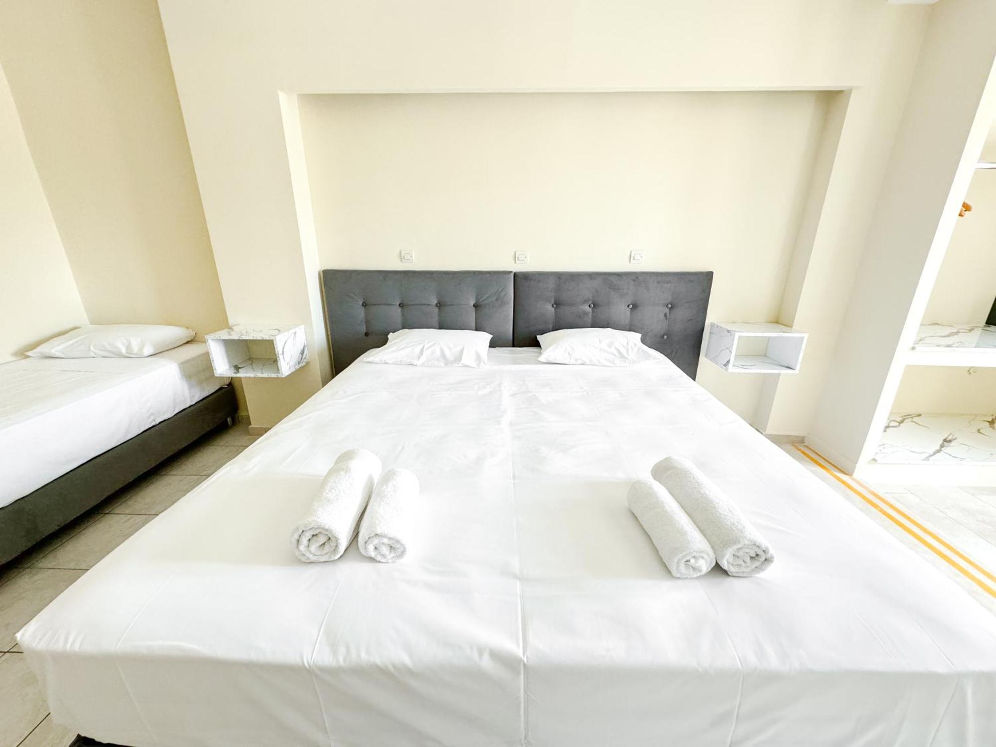 Kavos Plaza Hotel Luaran gambar